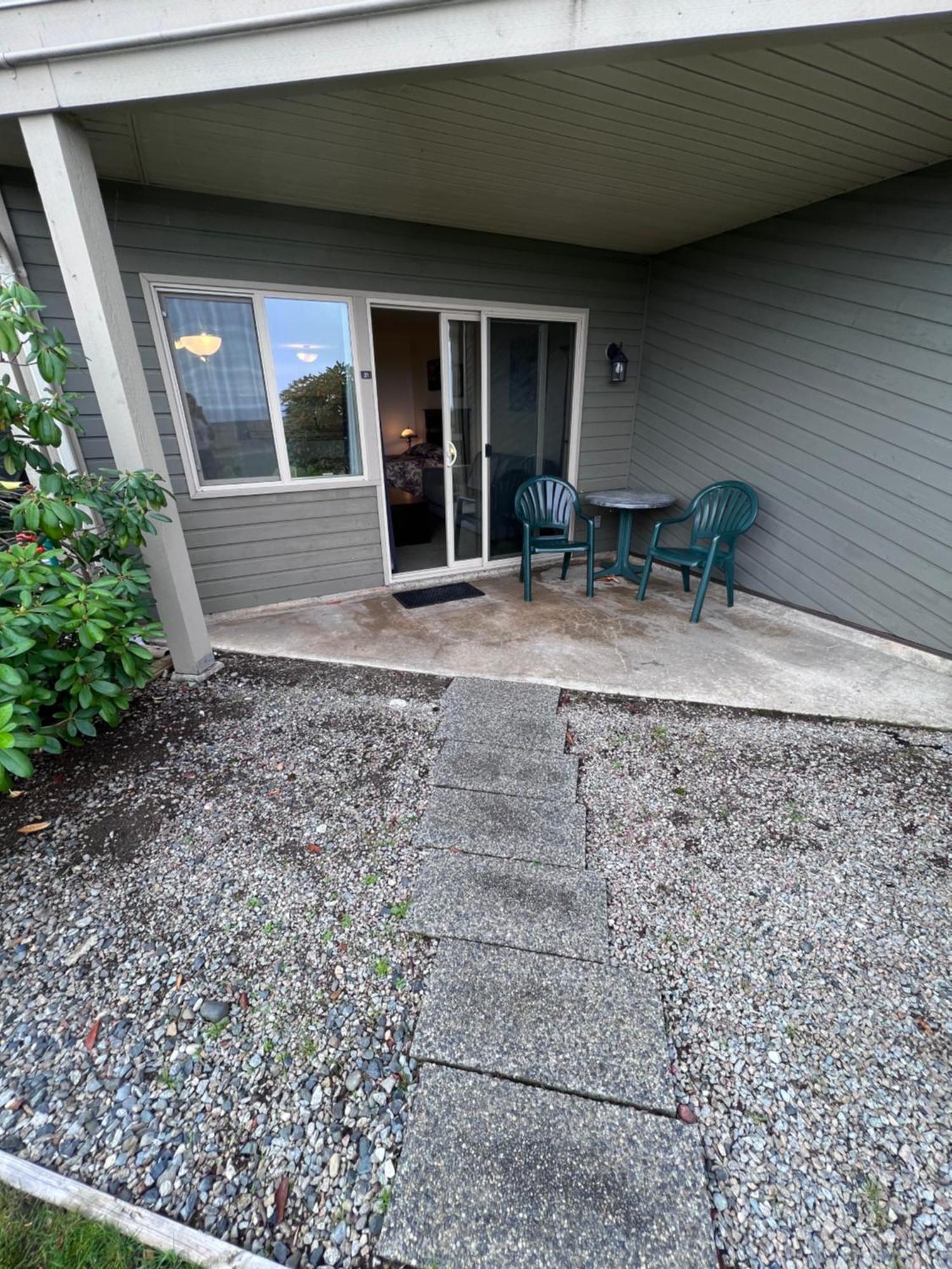 Shorewater Resort Qualicum Beach Bagian luar foto