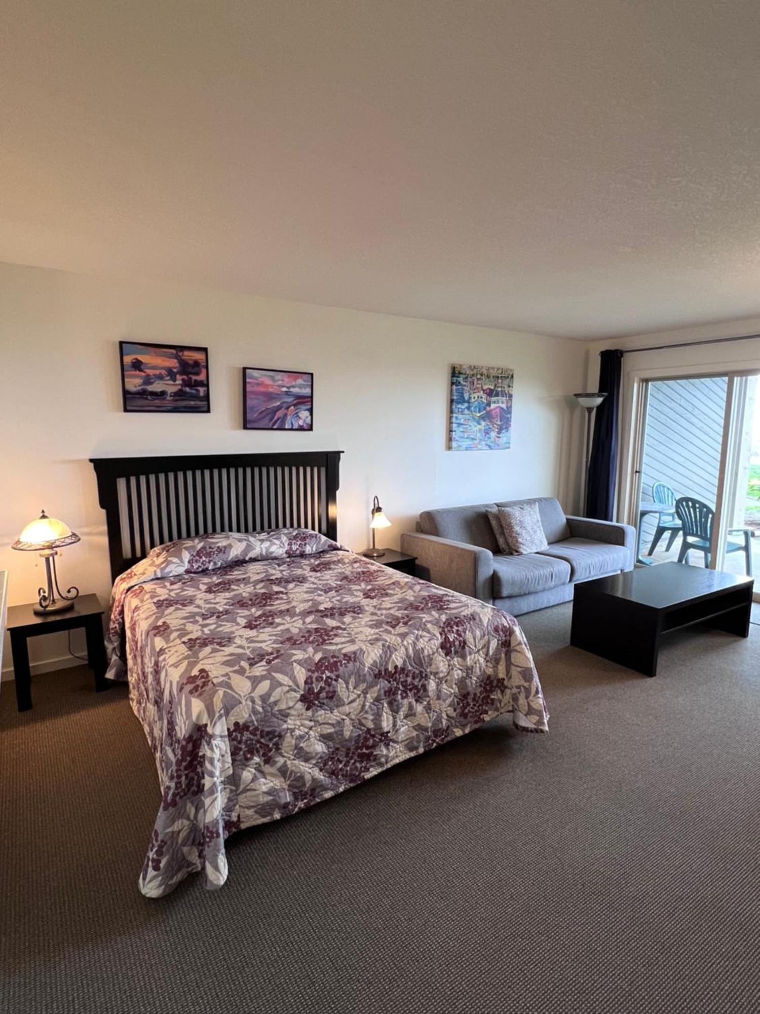 Shorewater Resort Qualicum Beach Bagian luar foto