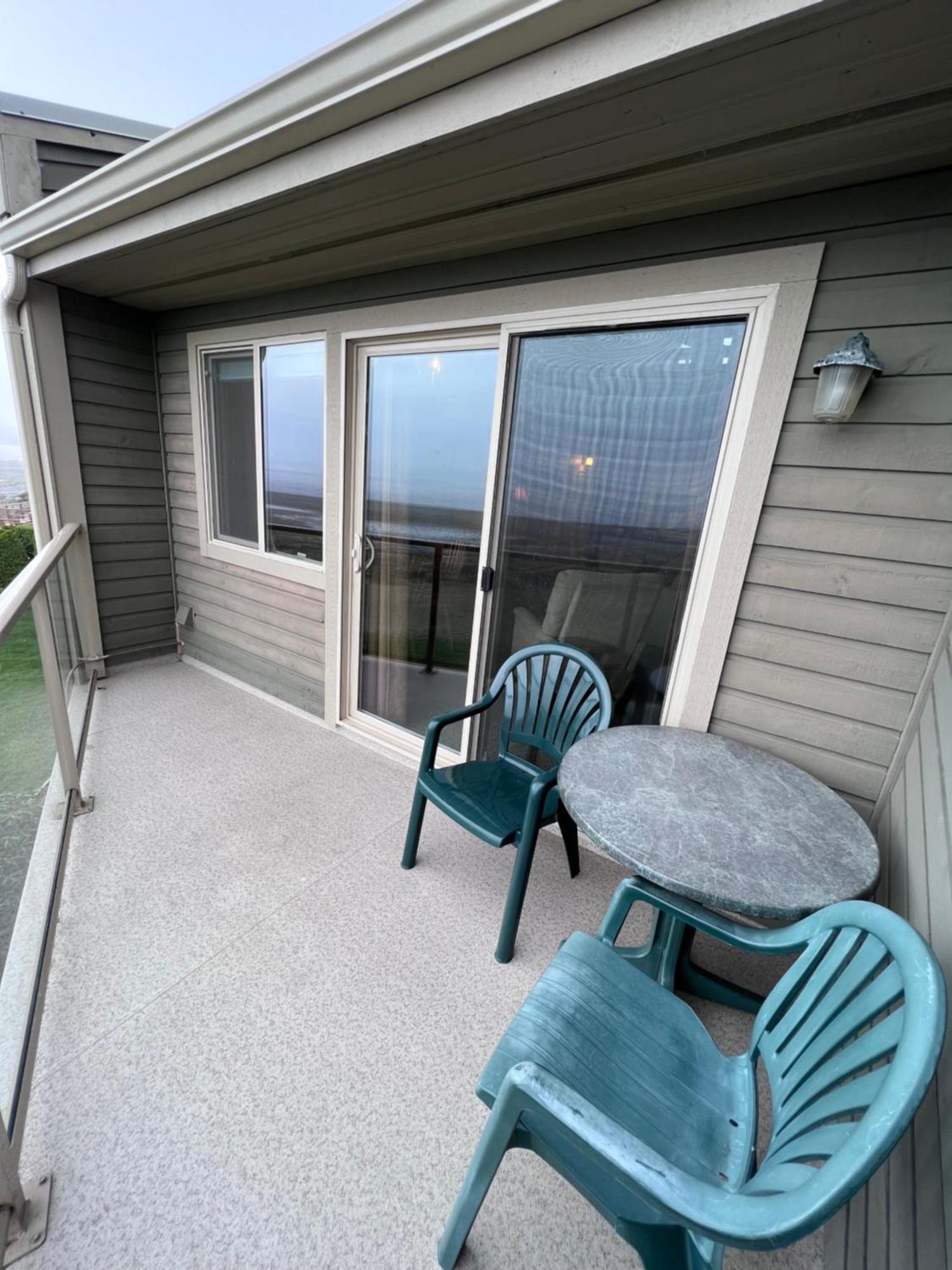 Shorewater Resort Qualicum Beach Bagian luar foto