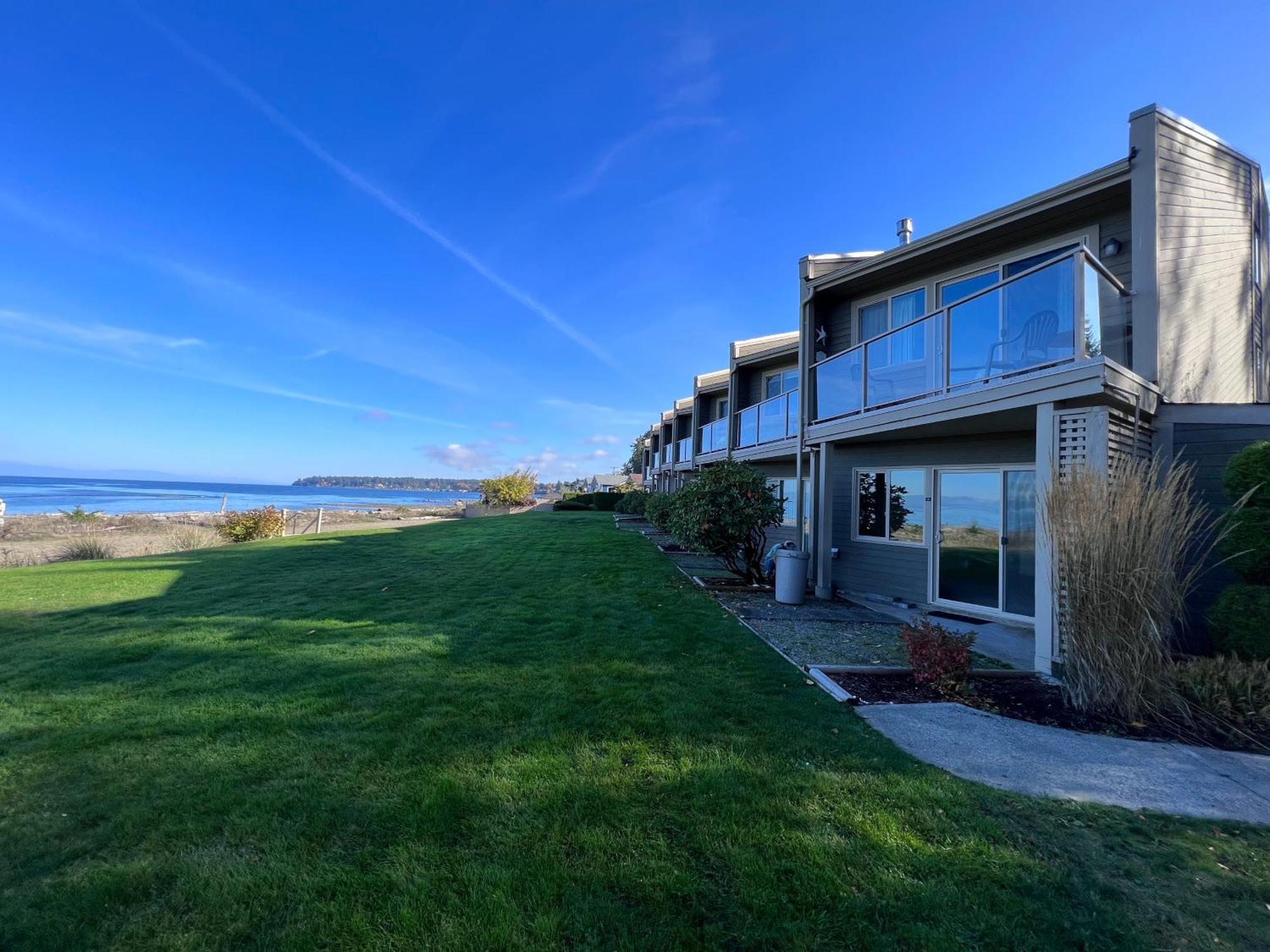 Shorewater Resort Qualicum Beach Bagian luar foto